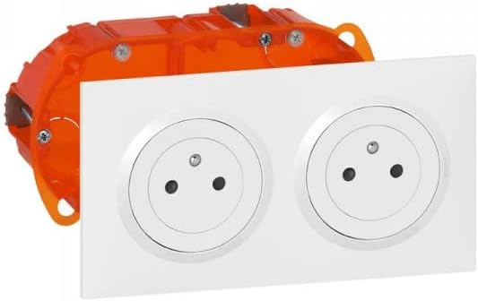 Prise électrique double LEGRAND Dooxie + Plaque Carrée + Boîte d'Encastremment